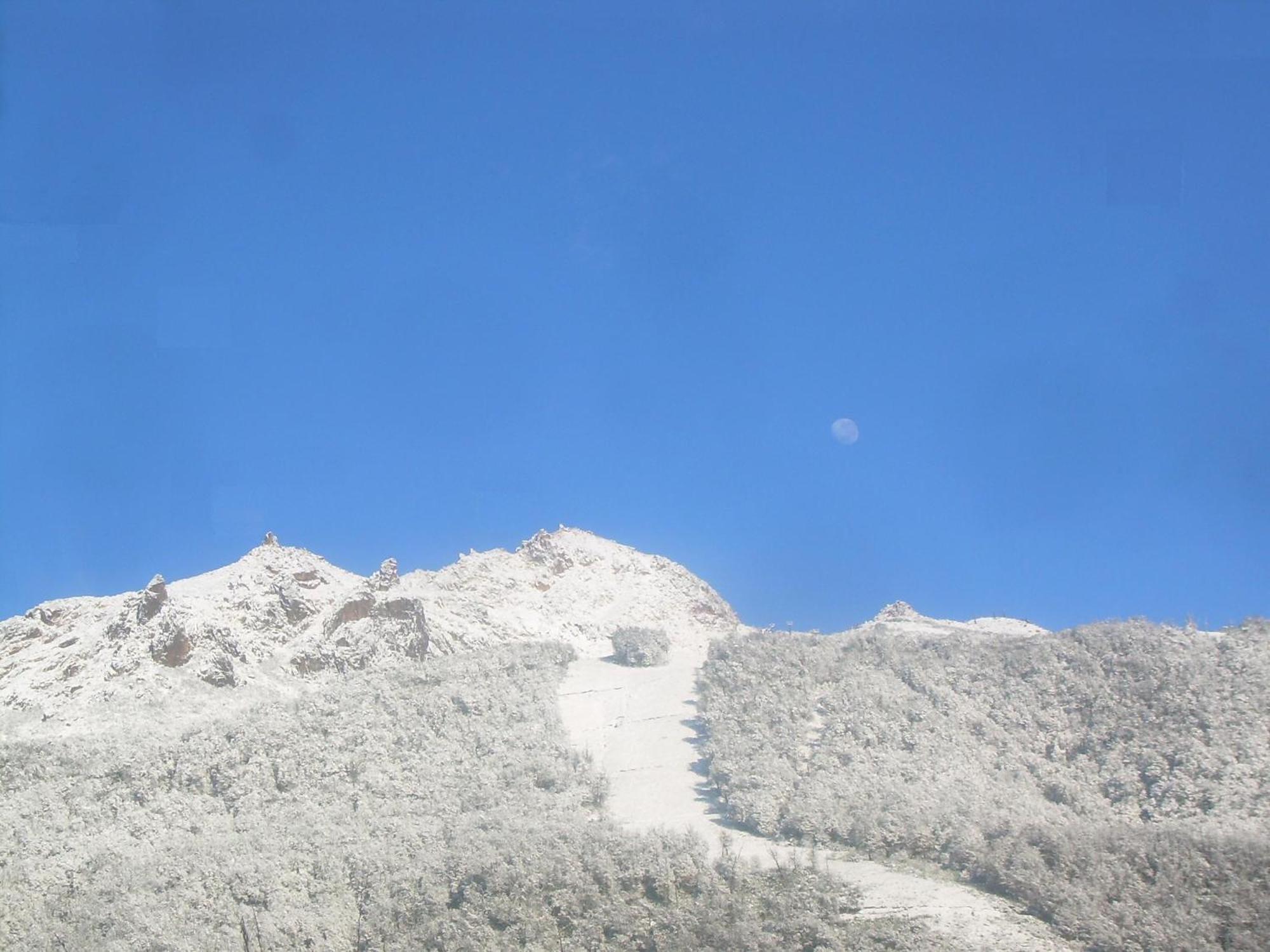 Hotel Punta Condor Cerro Catedral ภายนอก รูปภาพ